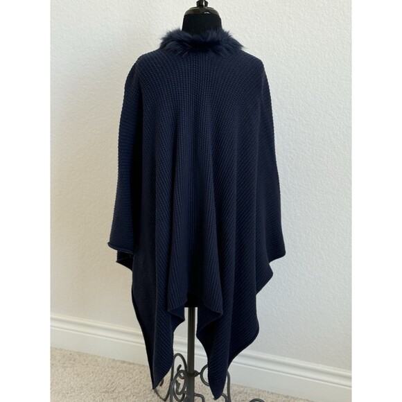 Lilly Pulitzer TRUE NAVY RAINIE SWEATER WRAP Faux Fur Trim One Size Preppy Money - Picture 4 of 7